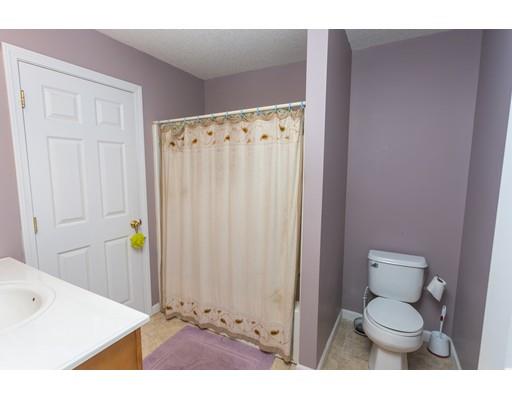 111 Rosewell,Springfield,Massachusetts 01109,3 Bedrooms Bedrooms,1 BathroomBathrooms,Single family,Rosewell,72372831