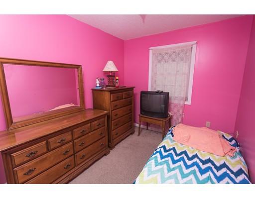 111 Rosewell,Springfield,Massachusetts 01109,3 Bedrooms Bedrooms,1 BathroomBathrooms,Single family,Rosewell,72372831