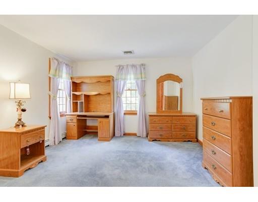13 Boutas Dr,Norton,Massachusetts 02766,4 Bedrooms Bedrooms,3 BathroomsBathrooms,Single family,Boutas Dr,72382904