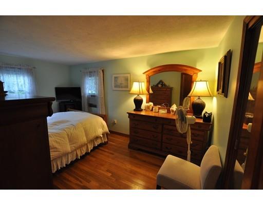 22 Bear Hill Rd,Reading,Massachusetts 01867,3 Bedrooms Bedrooms,2 BathroomsBathrooms,Single family,Bear Hill Rd,72384373