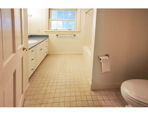 25 Bayberry Lane, Northampton, Massachusetts 01062, 5 Bedrooms Bedrooms, ,6 BathroomsBathrooms,Single family,For Sale,Bayberry Lane,73001347