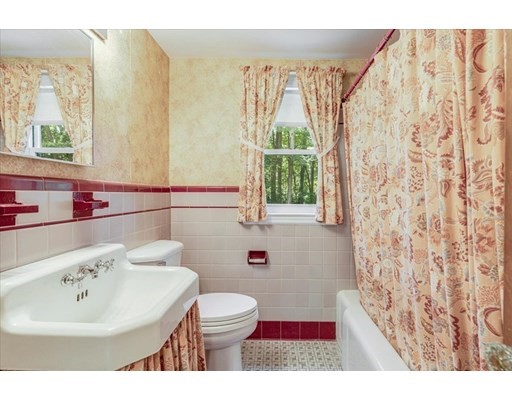 114 Hillside St, Milton, Massachusetts 02186, 3 Bedrooms Bedrooms, ,2 BathroomsBathrooms,Single family,For Sale,Hillside St,73010948