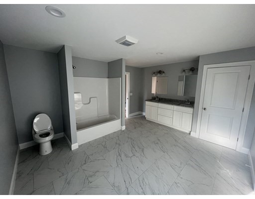 194 Sanford Rd, Westport, Massachusetts 02790, 1 Bedroom Bedrooms, ,1 BathroomBathrooms,Single family,For Sale,Sanford Rd,73011866