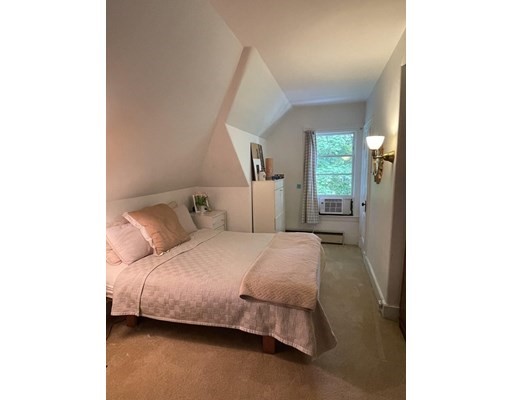 102 Hunnewell Ave, Newton, Massachusetts 02458, 6 Bedrooms Bedrooms, ,3 BathroomsBathrooms,Single family,For Sale,Hunnewell Ave,73012026
