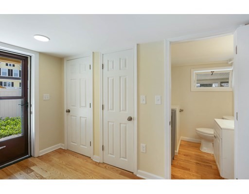 266 Webster St, Worcester, Massachusetts 01603, 4 Bedrooms Bedrooms, ,4 BathroomsBathrooms,Single family,For Sale,Webster St,73019448