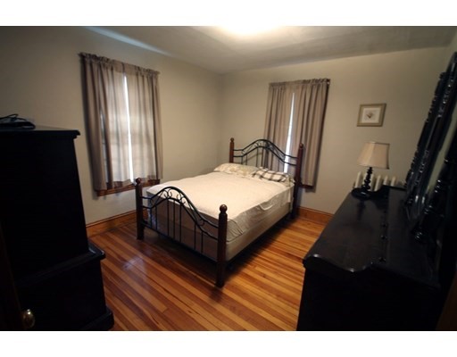 22 Bentley St, Springfield, Massachusetts 01108, 3 Bedrooms Bedrooms, ,1 BathroomBathrooms,Single family,For Sale,Bentley St,73020966