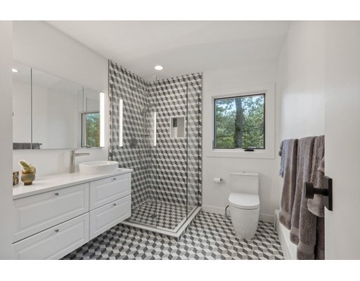 47 Ridge Road, Longmeadow, Massachusetts 01106, 3 Bedrooms Bedrooms, ,3 BathroomsBathrooms,Single family,For Sale,Ridge Road,73024661
