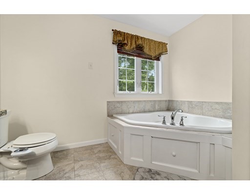 3 Saddlebrook Lane, Plainville, Massachusetts 02762, 4 Bedrooms Bedrooms, ,2 BathroomsBathrooms,Single family,For Sale,Saddlebrook Lane,73025019
