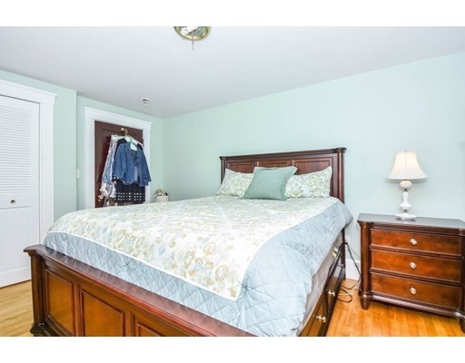 594 Hollis Street, Framingham, Massachusetts 01702, 3 Bedrooms Bedrooms, ,1 BathroomBathrooms,Single family,For Sale,Hollis Street,73024790