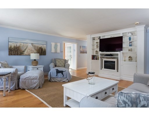 125 Lakeview Dr, Barnstable, Massachusetts 02632, 3 Bedrooms Bedrooms, ,2 BathroomsBathrooms,Single family,For Sale,Lakeview Dr,73019151