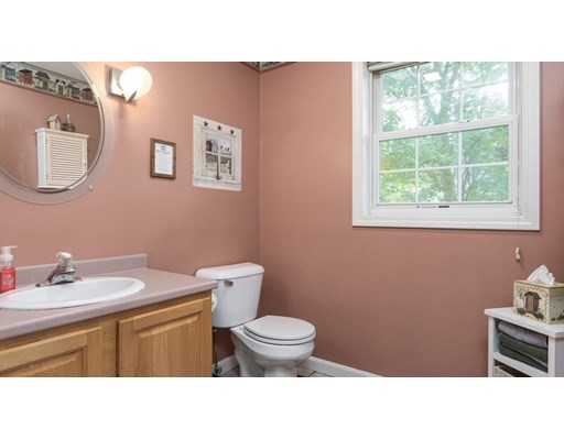 5 Hamilton Lane, Salem, New Hampshire 03079, 4 Bedrooms Bedrooms, ,2 BathroomsBathrooms,Single family,For Sale,Hamilton Lane,73010700