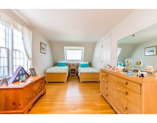 12 Taunton Ave, Marion, Massachusetts 02738, 2 Bedrooms Bedrooms, ,1 BathroomBathrooms,Single family,For Sale,Taunton Ave,73030585