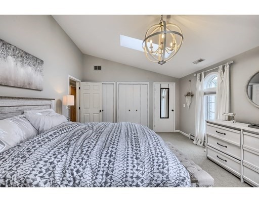 4 Vineyard Lane, Dartmouth, Massachusetts 02748, 3 Bedrooms Bedrooms, ,2 BathroomsBathrooms,Single family,For Sale,Vineyard Lane,73024818