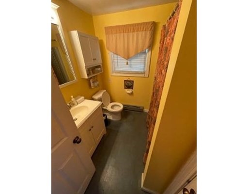 4 Englewood St, Webster, Massachusetts 01570, 2 Bedrooms Bedrooms, ,1 BathroomBathrooms,Single family,For Sale,Englewood St,73031862