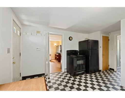 379 Whitney St, Gardner, Massachusetts 01440, 2 Bedrooms Bedrooms, ,1 BathroomBathrooms,Single family,For Sale,Whitney St,73033059