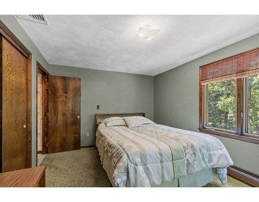 14 Shawmut Ave, Danvers, Massachusetts 01923, 4 Bedrooms Bedrooms, ,1 BathroomBathrooms,Single family,For Sale,Shawmut Ave,73033063