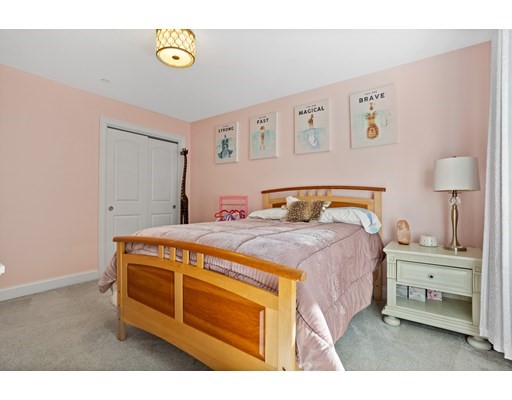 27 Senter Farm Rd, Hudson, New Hampshire 03051, 4 Bedrooms Bedrooms, ,2 BathroomsBathrooms,Single family,For Sale,Senter Farm Rd,73033191