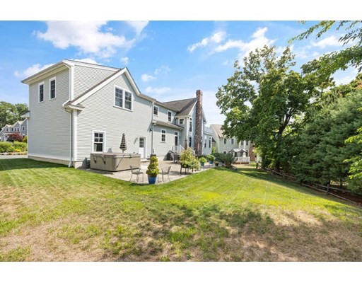 6 Carriage, Wakefield, Massachusetts 01880, 7 Bedrooms Bedrooms, ,5 BathroomsBathrooms,Single family,For Sale,Carriage,73033297