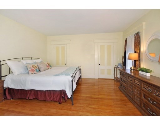 32 Appleton St, Arlington, Massachusetts 02476, 6 Bedrooms Bedrooms, ,3 BathroomsBathrooms,Single family,For Sale,Appleton St,73033498