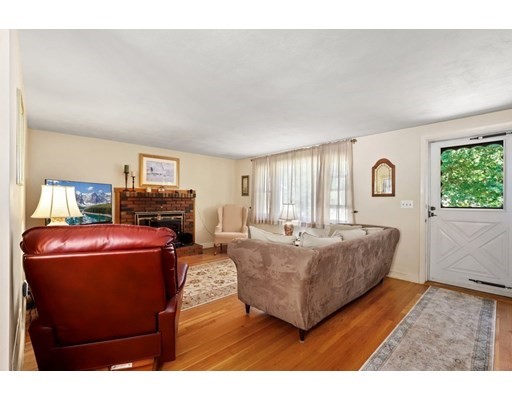 18 Eaton Rd, Framingham, Massachusetts 01701, 3 Bedrooms Bedrooms, ,3 BathroomsBathrooms,Single family,For Sale,Eaton Rd,73033506