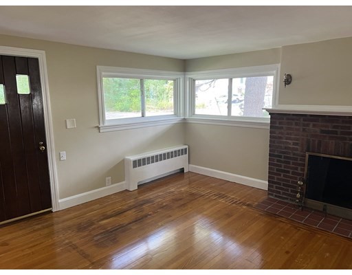 26 Monticello Dr, Worcester, Massachusetts 01603, 3 Bedrooms Bedrooms, ,1 BathroomBathrooms,Single family,For Sale,Monticello Dr,73030481