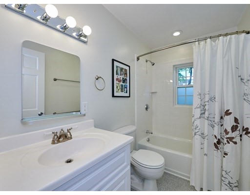 35 Jennings Rd, Waltham, Massachusetts 02451, 5 Bedrooms Bedrooms, ,3 BathroomsBathrooms,Single family,For Sale,Jennings Rd,73019706