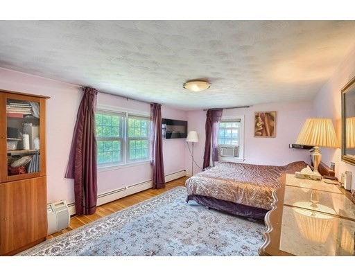 118 Dent St, Boston, Massachusetts 02132, 3 Bedrooms Bedrooms, ,1 BathroomBathrooms,Single family,For Sale,Dent St,73011591