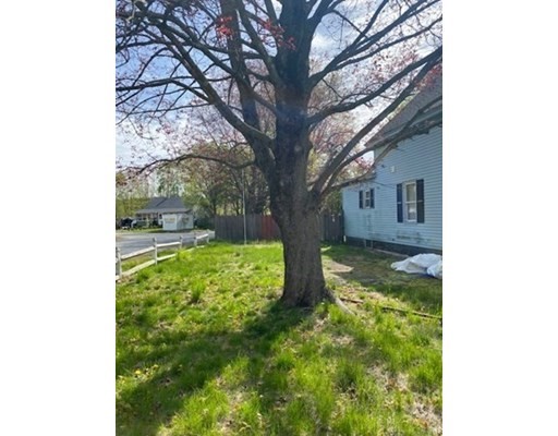 21 Cottage St, Dracut, Massachusetts 01826, 3 Bedrooms Bedrooms, ,1 BathroomBathrooms,Single family,For Sale,Cottage St,73019213