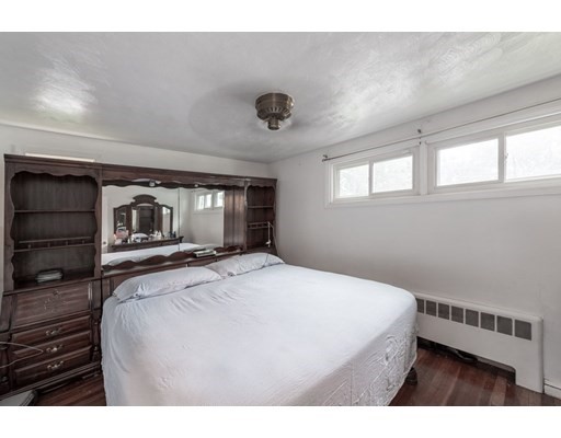1 Desmond Rd, Randolph, Massachusetts 02368, 3 Bedrooms Bedrooms, ,1 BathroomBathrooms,Single family,For Sale,Desmond Rd,72985966