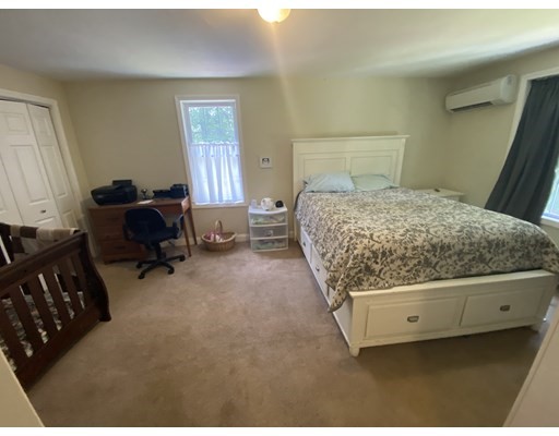 263 Cedar St, Middleboro, Massachusetts 02346, 3 Bedrooms Bedrooms, ,1 BathroomBathrooms,Single family,For Sale,Cedar St,73027190