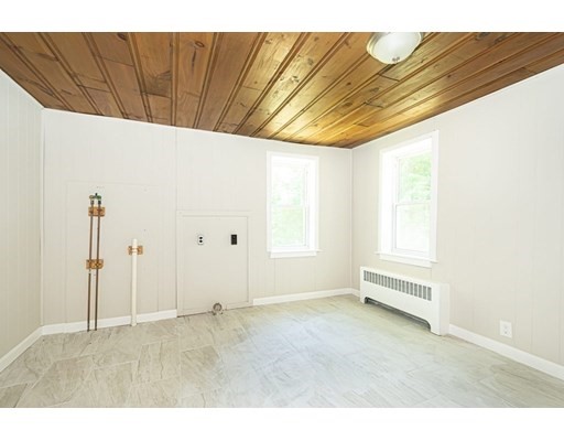 135 Howe St, East Brookfield, Massachusetts 01515, 2 Bedrooms Bedrooms, ,1 BathroomBathrooms,Single family,For Sale,Howe St,73024781