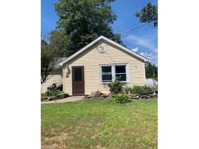 116 N Lake Ave, Southwick, Massachusetts 01077, 2 Bedrooms Bedrooms, ,1 BathroomBathrooms,Single family,For Sale,N Lake Ave,73030815