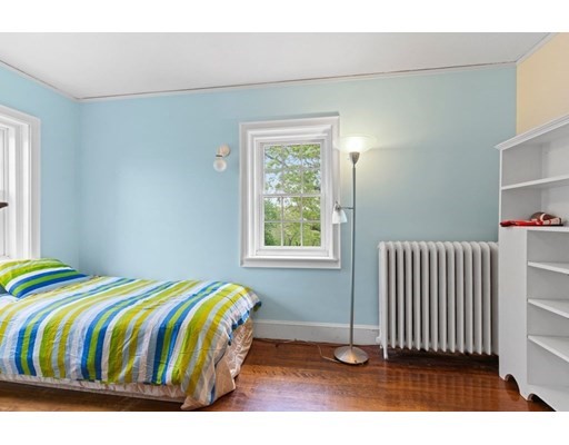 90 Pleasant St, Holyoke, Massachusetts 01040, 7 Bedrooms Bedrooms, ,4 BathroomsBathrooms,Single family,For Sale,Pleasant St,72985448