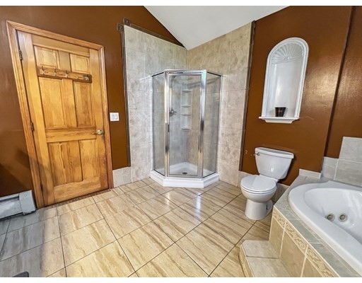 43 Hiatt St, Fall River, Massachusetts 02721, 3 Bedrooms Bedrooms, ,2 BathroomsBathrooms,Single family,For Sale,Hiatt St,73030464