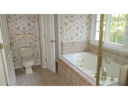 15 Winterberry Ln, Westport, Massachusetts 02790, 4 Bedrooms Bedrooms, ,2 BathroomsBathrooms,Single family,For Sale,Winterberry Ln,73030592