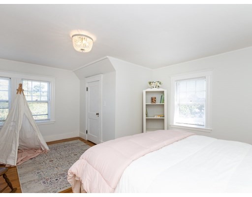 48 Summit Avenue, Quincy, Massachusetts 02170, 4 Bedrooms Bedrooms, ,2 BathroomsBathrooms,Single family,For Sale,Summit Avenue,73033208
