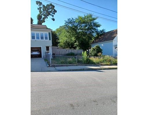 114 Mount Hope St, Lowell, Massachusetts 01854, 3 Bedrooms Bedrooms, ,1 BathroomBathrooms,Single family,For Sale,Mount Hope St,73019555