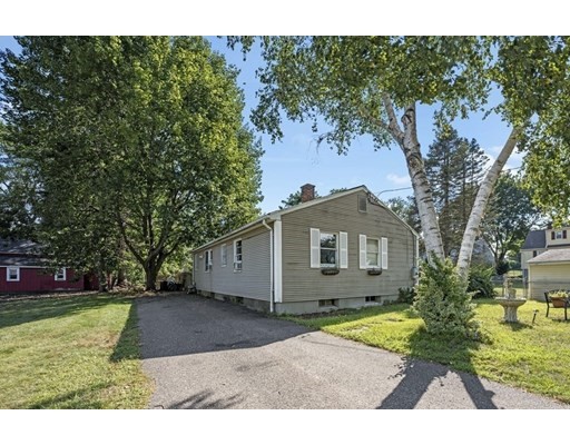 8 5TH, East Longmeadow, Massachusetts 01028, 3 Bedrooms Bedrooms, ,1 BathroomBathrooms,Single family,For Sale,5TH,73032986