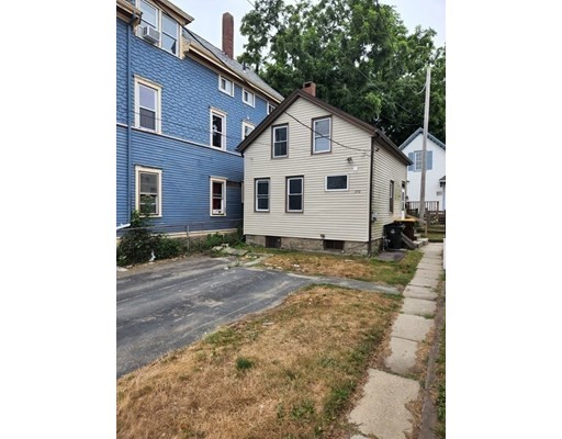 370 Linden St, Fall River, Massachusetts 02720, 2 Bedrooms Bedrooms, ,1 BathroomBathrooms,Single family,For Sale,Linden St,73020145