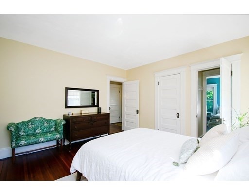 29 Crescent Road, Longmeadow, Massachusetts 01106, 4 Bedrooms Bedrooms, ,2 BathroomsBathrooms,Single family,For Sale,Crescent Road,73031684
