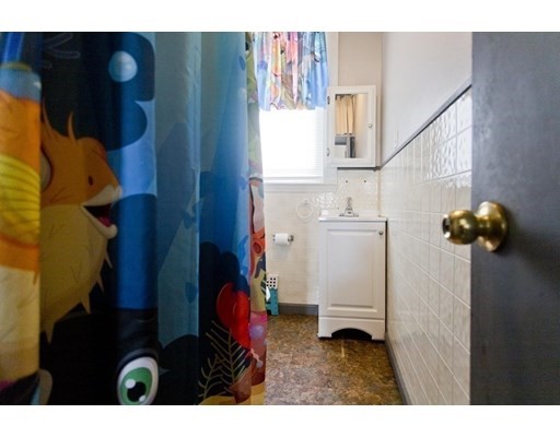 360 Chicopee, Chicopee, Massachusetts 01013, 3 Bedrooms Bedrooms, ,1 BathroomBathrooms,Single family,For Sale,Chicopee,72972912