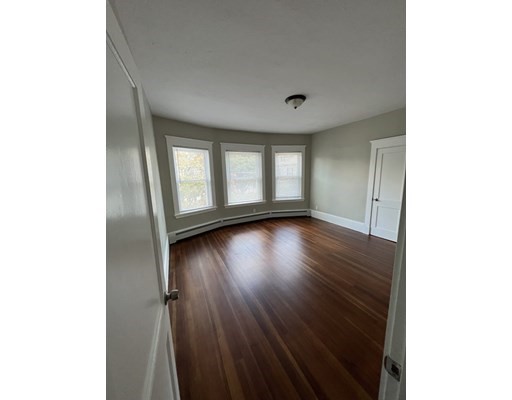 330 Maple St, New Bedford, Massachusetts 02740, 7 Bedrooms Bedrooms, ,2 BathroomsBathrooms,Single family,For Sale,Maple St,73043206