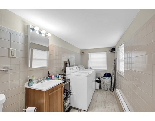 112 Center, Windsor Locks, Connecticut 06096, 4 Bedrooms Bedrooms, ,2 BathroomsBathrooms,Single family,For Sale,Center,73043261