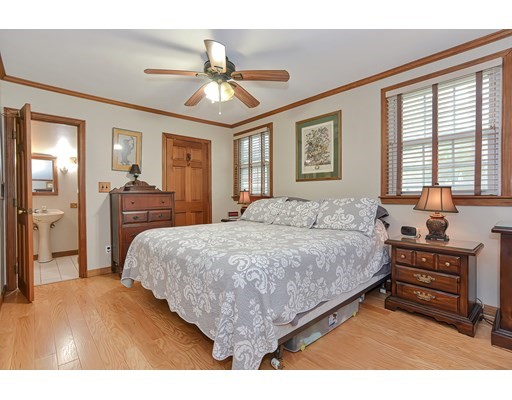 12 Brushwood Hl, Franklin, Massachusetts 02038, 5 Bedrooms Bedrooms, ,3 BathroomsBathrooms,Single family,For Sale,Brushwood Hl,73043304