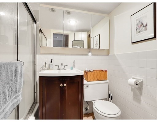 8 Whittier Pl, Boston, Massachusetts 02114, ,1 BathroomBathrooms,Condominium/co-op,For Sale,Whittier Pl,73043478