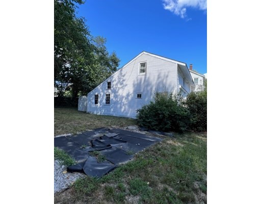 318 Pearl St, Stoughton, Massachusetts 02072, 4 Bedrooms Bedrooms, ,3 BathroomsBathrooms,Single family,For Sale,Pearl St,73033089