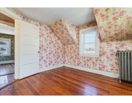 823 Salem Street, Lynnfield, Massachusetts 01940, 3 Bedrooms Bedrooms, ,1 BathroomBathrooms,Single family,For Sale,Salem Street,73043353