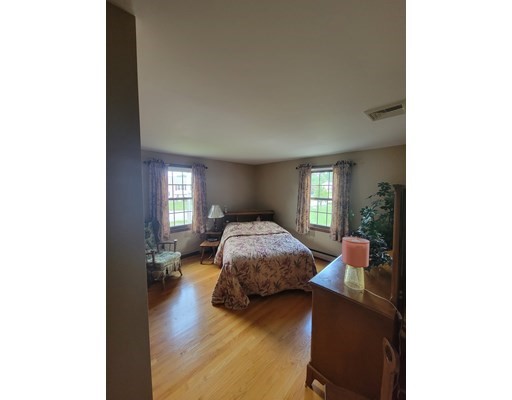 49 Fairway Drive, Chicopee, Massachusetts 01020, 3 Bedrooms Bedrooms, ,1 BathroomBathrooms,Single family,For Sale,Fairway Drive,73043370