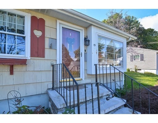 19 SUNNYHILL DR, Worcester, Massachusetts 01602, 3 Bedrooms Bedrooms, ,1 BathroomBathrooms,Single family,For Sale,SUNNYHILL DR,73043376