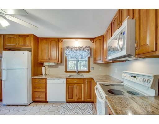 35 Purity Springs Rd, Burlington, Massachusetts 01803, 5 Bedrooms Bedrooms, ,1 BathroomBathrooms,Single family,For Sale,Purity Springs Rd,73043419